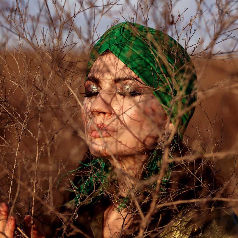Frau mit grünem Turban